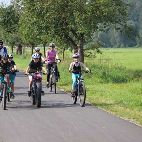 Fahrradfahrer auf dem Eder-Radweg
