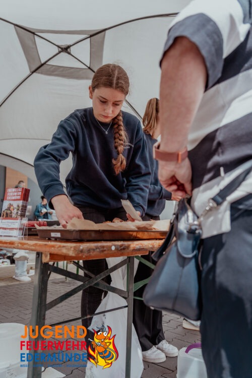 Kuchenverkauf der Jugendfeuerwehr