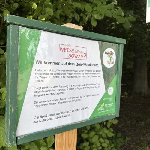 Willkommensschild des neuen Pop-up Weges