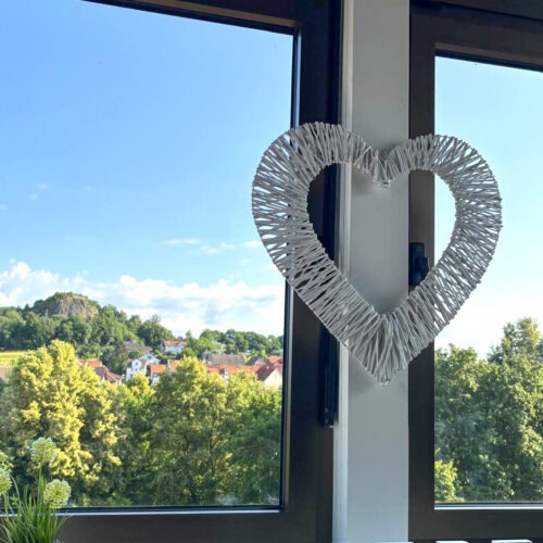 Deko Trauung Rathaus Edermünde mit Blick auf Hahn