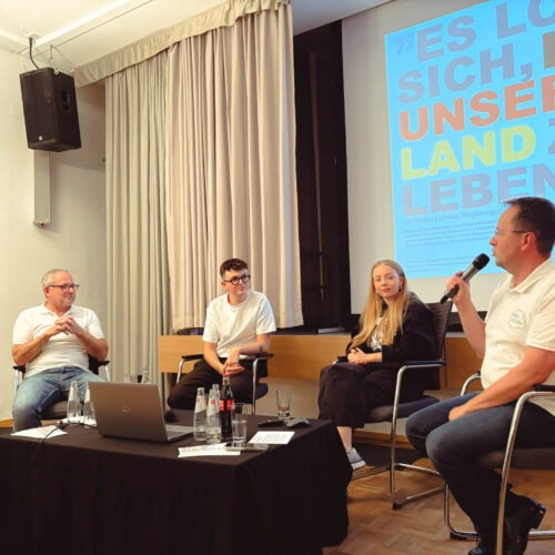 Vier Personen bei der Diskussion beim Septembergespräch 2025