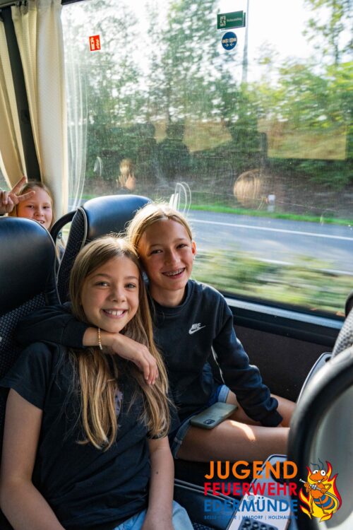 Jugendfeuerwehr erobert MoviePark