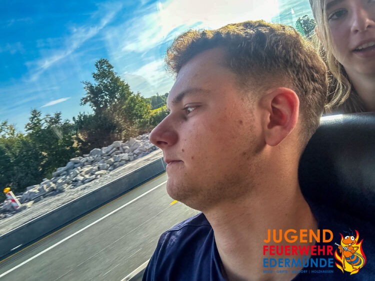 Jugendfeuerwehr erobert MoviePark