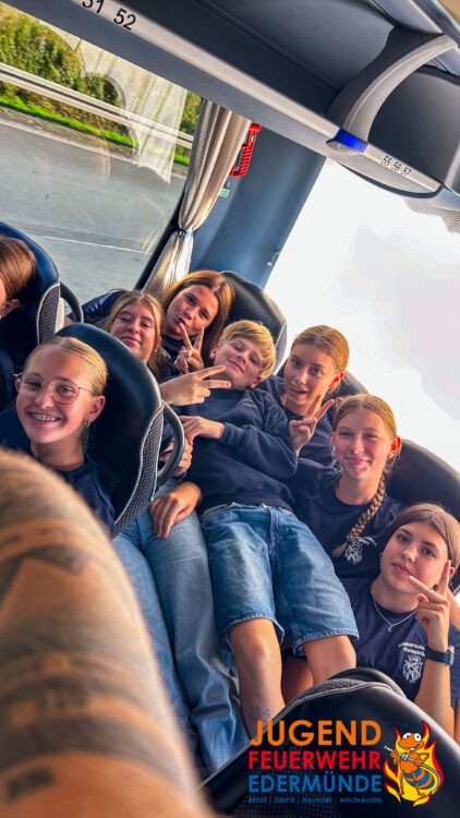 Jugendfeuerwehr erobert MoviePark