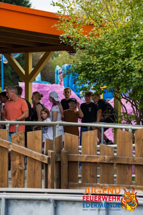 Jugendfeuerwehr erobert MoviePark