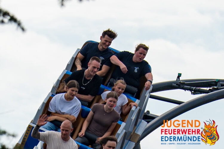 Jugendfeuerwehr erobert MoviePark