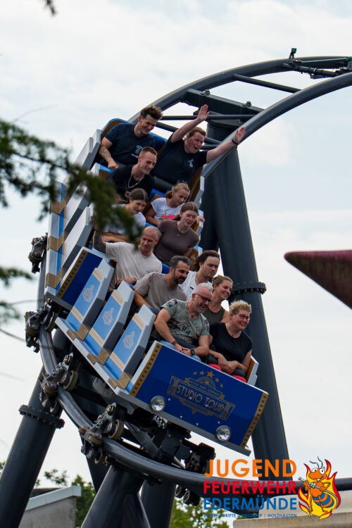 Jugendfeuerwehr erobert MoviePark