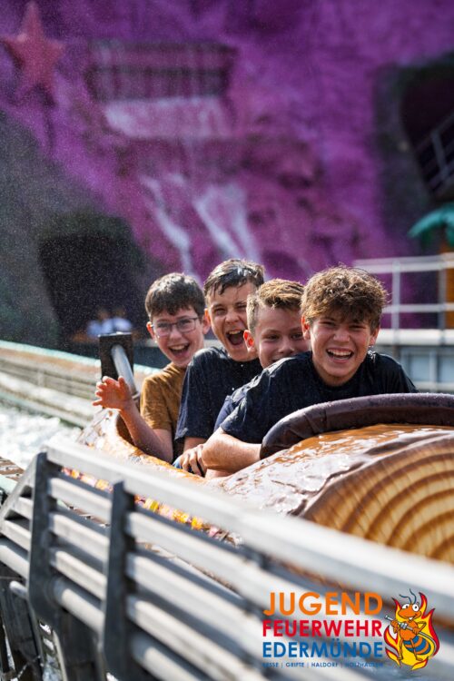 Jugendfeuerwehr erobert MoviePark