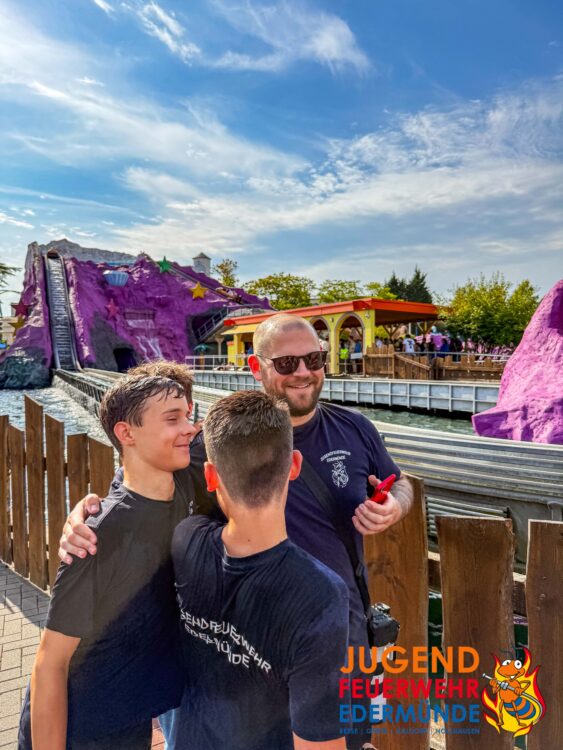 Jugendfeuerwehr erobert MoviePark