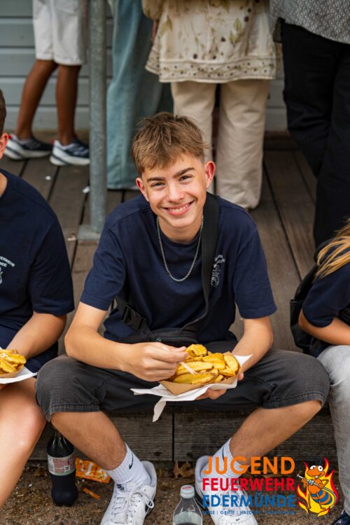 Jugendfeuerwehr erobert MoviePark