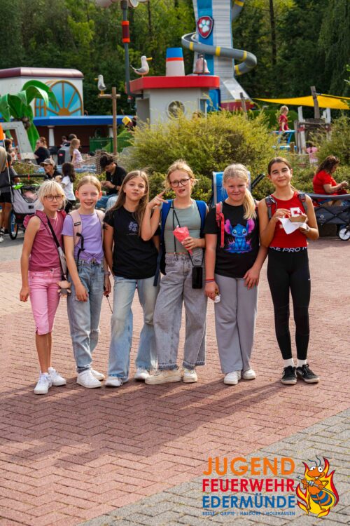 Jugendfeuerwehr erobert MoviePark