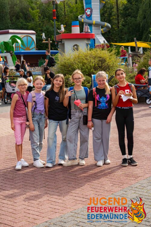 Jugendfeuerwehr erobert MoviePark