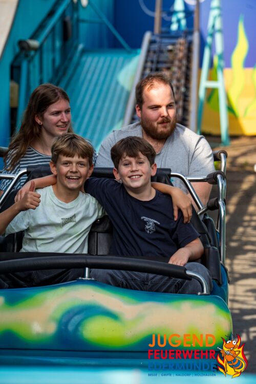 Jugendfeuerwehr erobert MoviePark
