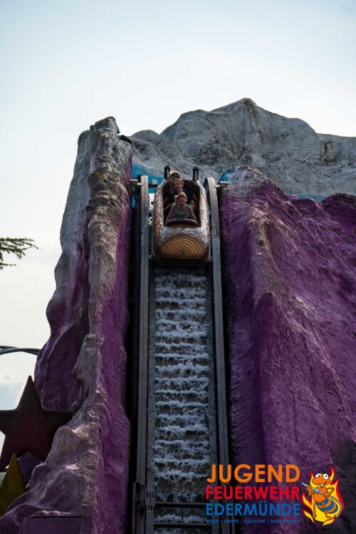 Jugendfeuerwehr erobert MoviePark