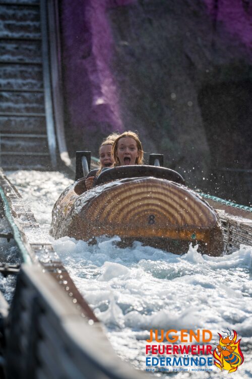 Jugendfeuerwehr erobert MoviePark