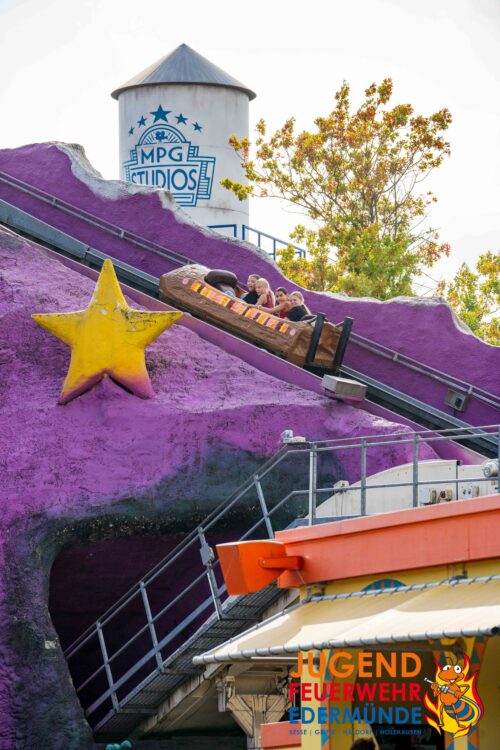 Jugendfeuerwehr erobert MoviePark