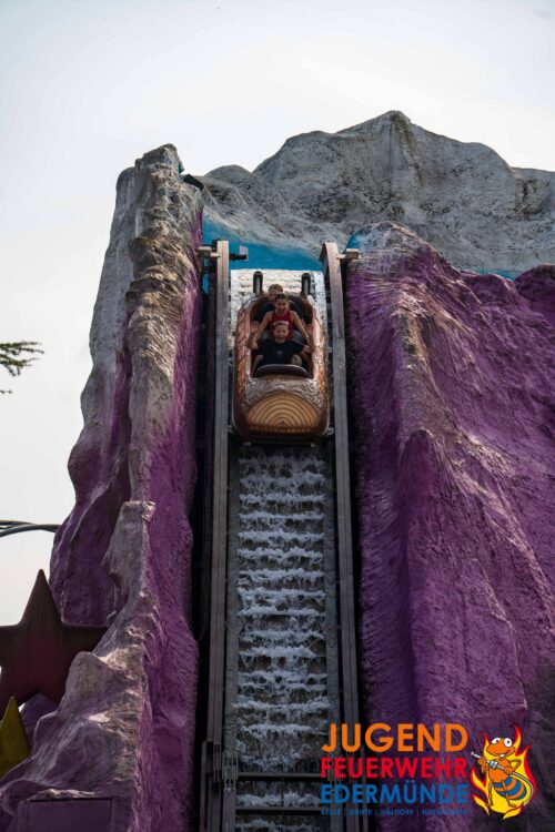 Jugendfeuerwehr erobert MoviePark