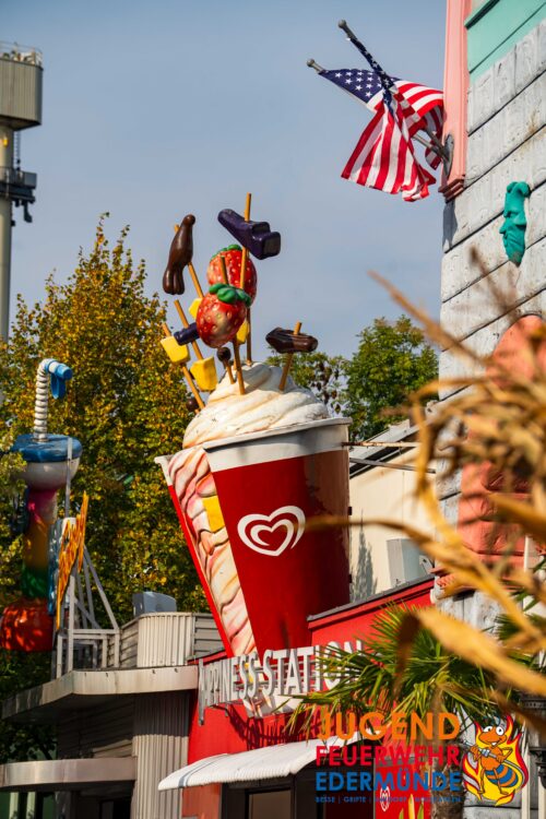 Jugendfeuerwehr erobert MoviePark