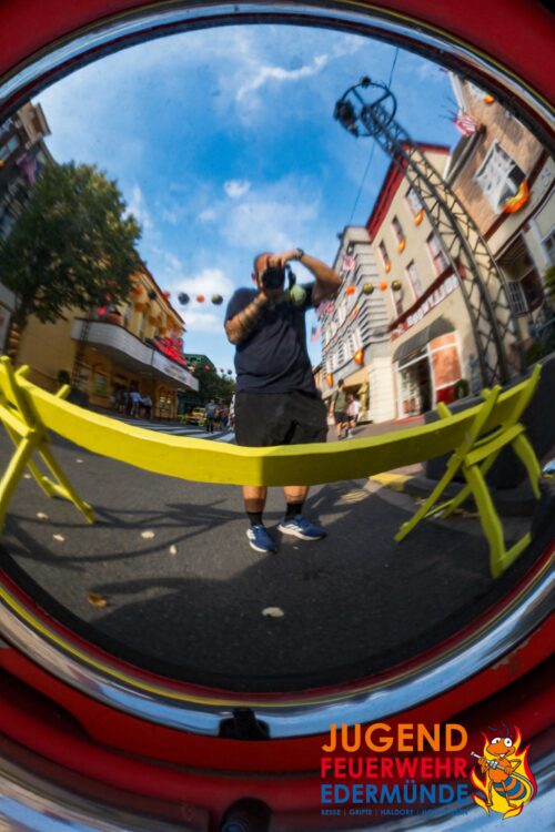 Jugendfeuerwehr erobert MoviePark