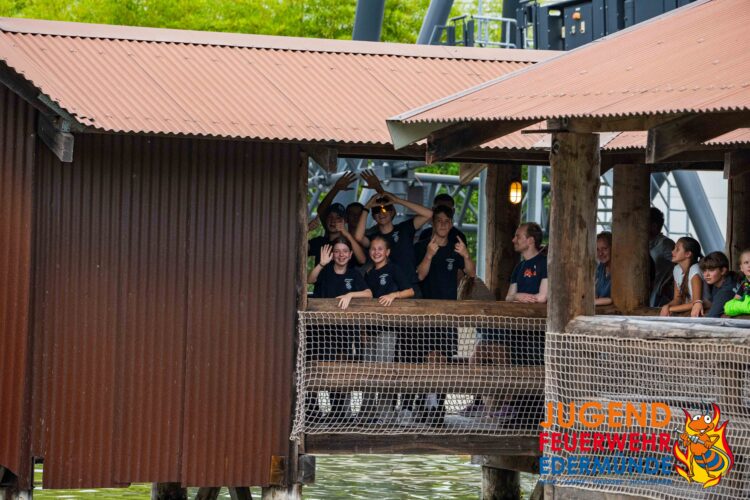 Jugendfeuerwehr erobert MoviePark