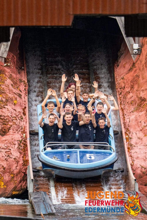 Jugendfeuerwehr erobert MoviePark