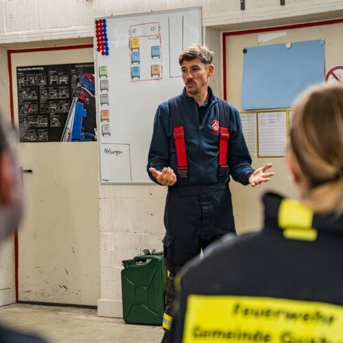 Übungsdienst mit der Feuerwehr Guxhagen